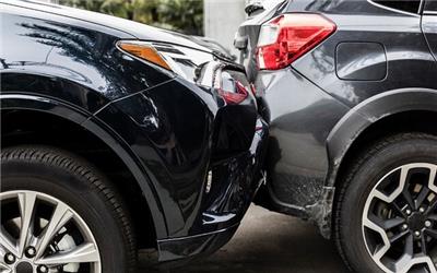قانون بیمه شخص ثالث و طبقه بندی خودروها به  دو بخش متعارف و غیر متعارف(لوکس) برای پرداخت خسارت